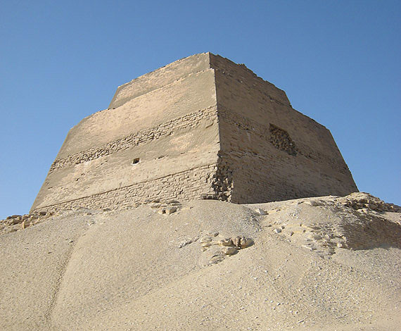 Pyramide von Meidum