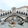 Sehenswürdigkeiten Italien: Rialto-Brücke in Venedig